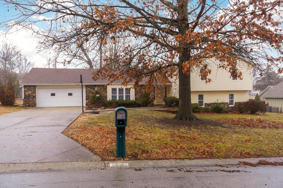 2521 S Brandon Ave-2