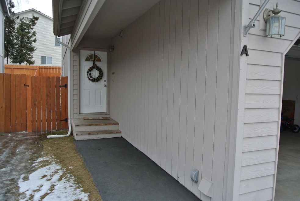 6331 Whispering Loop, Anchorage AK 99504