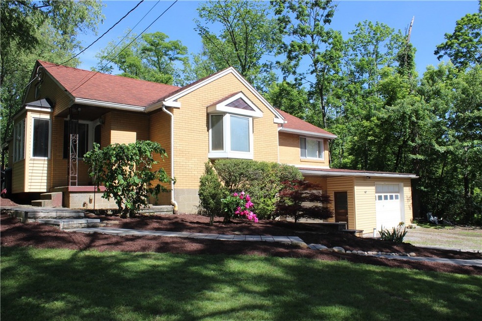 Welcome to 6454 Cloverleaf Drive!