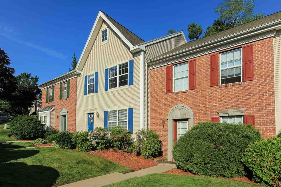 126 Middlesex Rd, MerriMacK, NH 03054 - photo 1