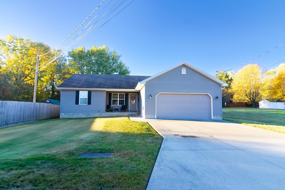 642 Outer Sugg St, Madisonville, KY 42431 - photo 1