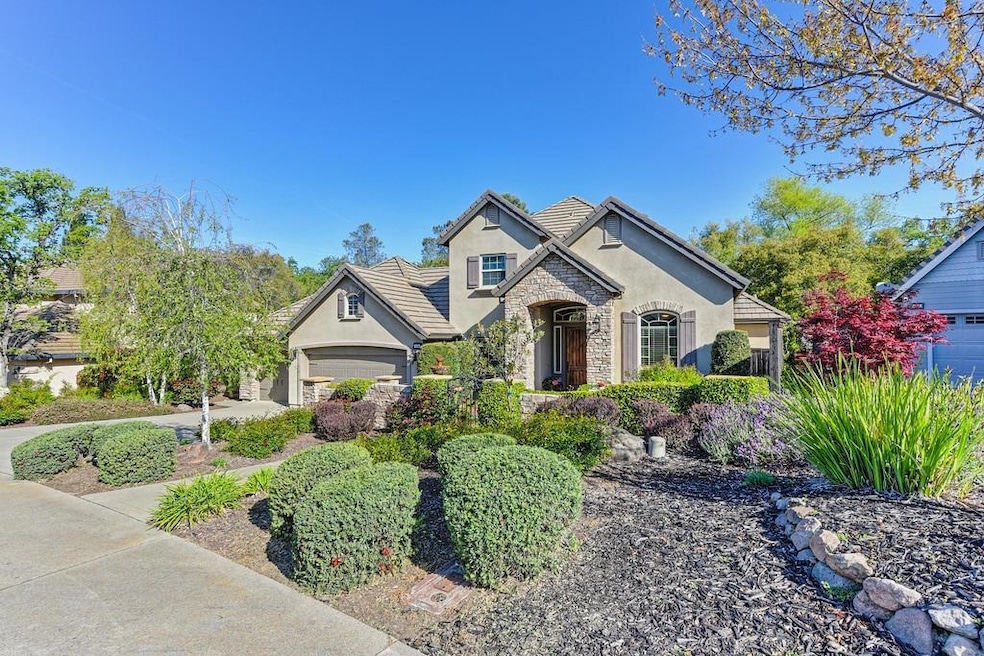 Sold $1,163,400 • Co-Listing Agent