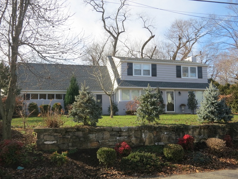 5 Tuttle St, Green Brook, NJ 08812 - photo 1