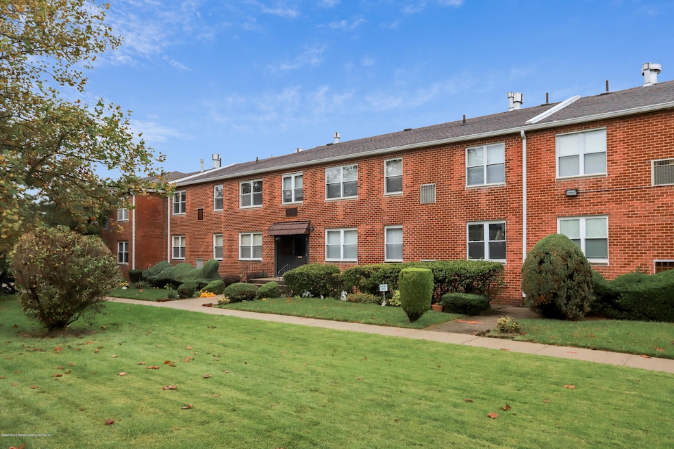 892 Armstrong Ave unit 1-4, Staten Island, NY 10308 - photo 1
