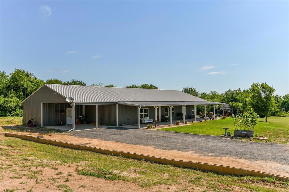 401 Sandlin Ln, Springtown, TX 76082 - photo 1