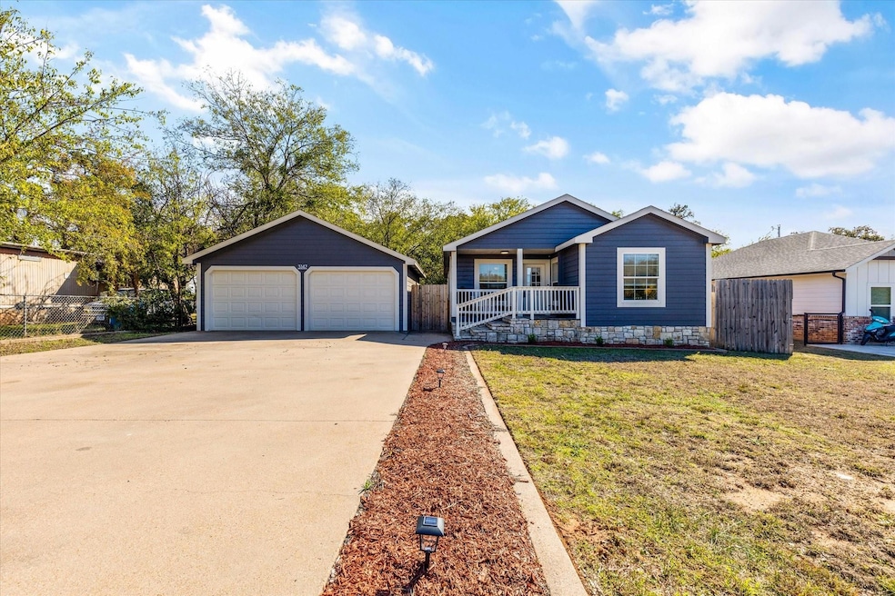 3147 Sagittarius Ln, Granbury, TX 76049 - photo 1