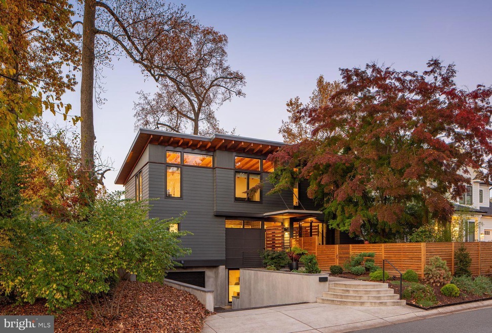 4549 S Chelsea Ln, Bethesda, MD 20814 - photo 1