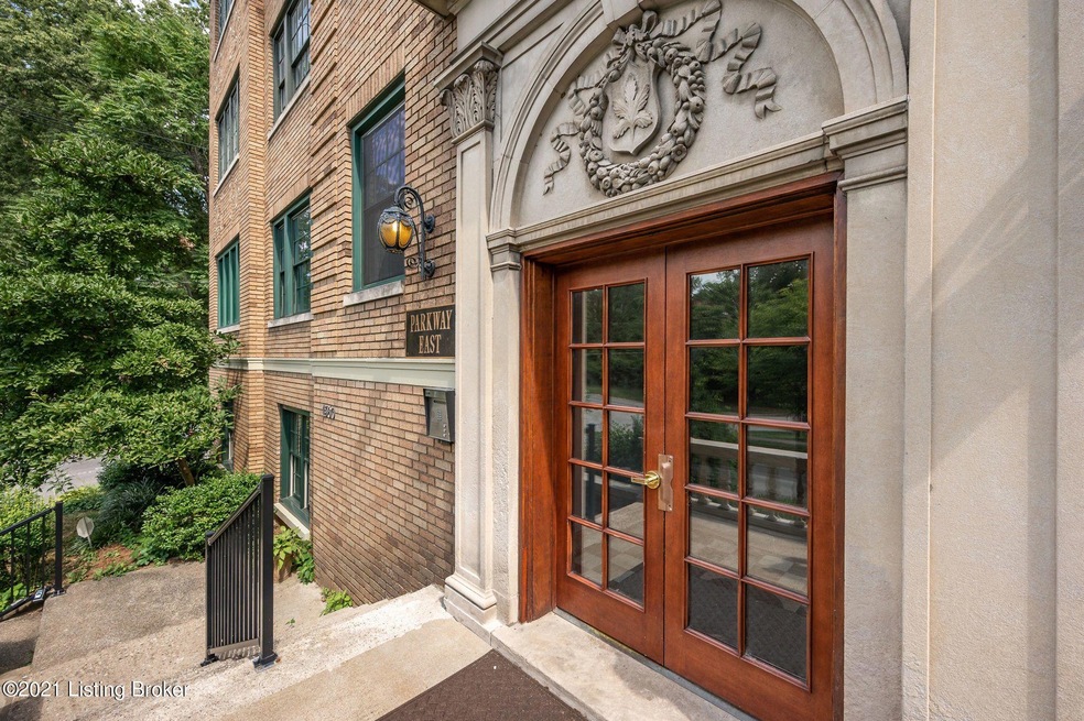 1360 Eastern Pkwy unit 12, Louisville, KY 40204 - photo 1