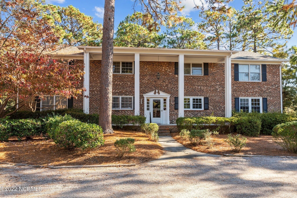 325 Driftwood Cir unit B, Southern Pines, NC 28387 - photo 1