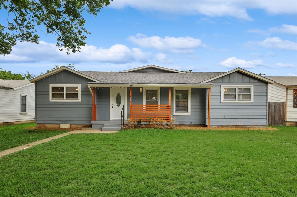 108 Reaves Ln, Hurst, TX 76053 - photo 1