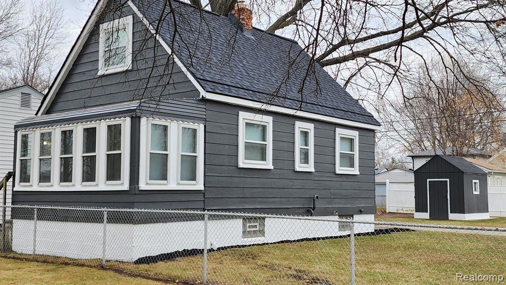 Large Corner Lot across from Park w/Pool