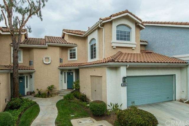 Gorgeous remodeled townhouse on single loaded cul-