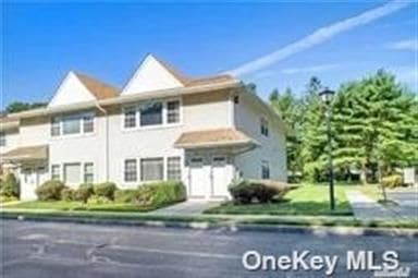 58 Gazebo Ln, Holtsville, NY 11742 - photo 1