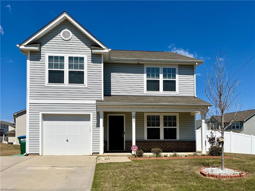 823 Georgia Oak Ln, Landis, NC 28088 - photo 1