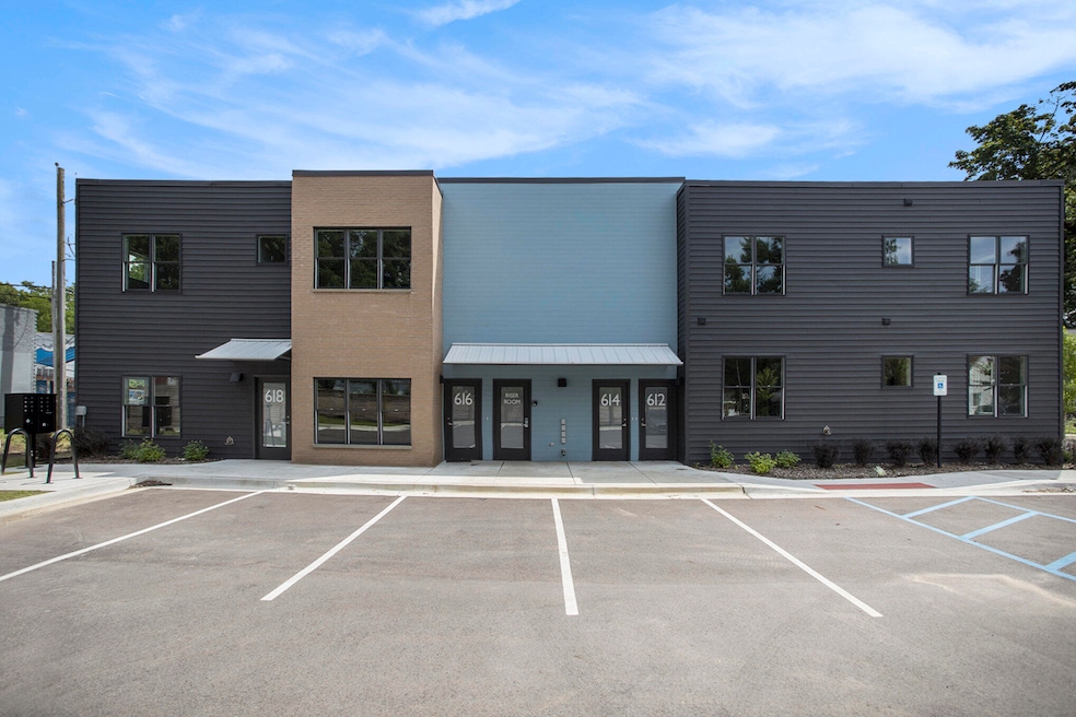 618 Southworth Terrace, Kalamazoo, MI 49048 - photo 1