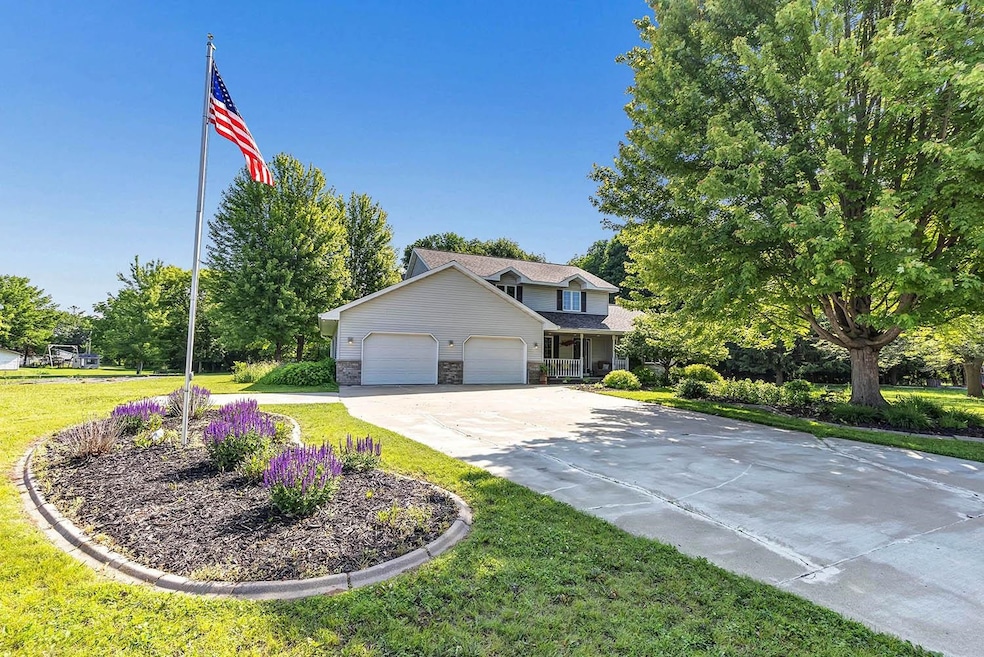 210 S Birch Ave, Gillett, WI 54124 - photo 1