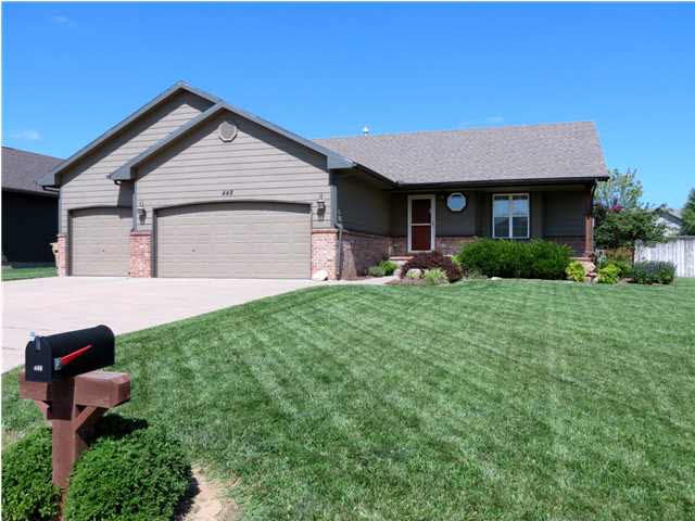 448 E. Rolling Acres Ctwelcome home!!!