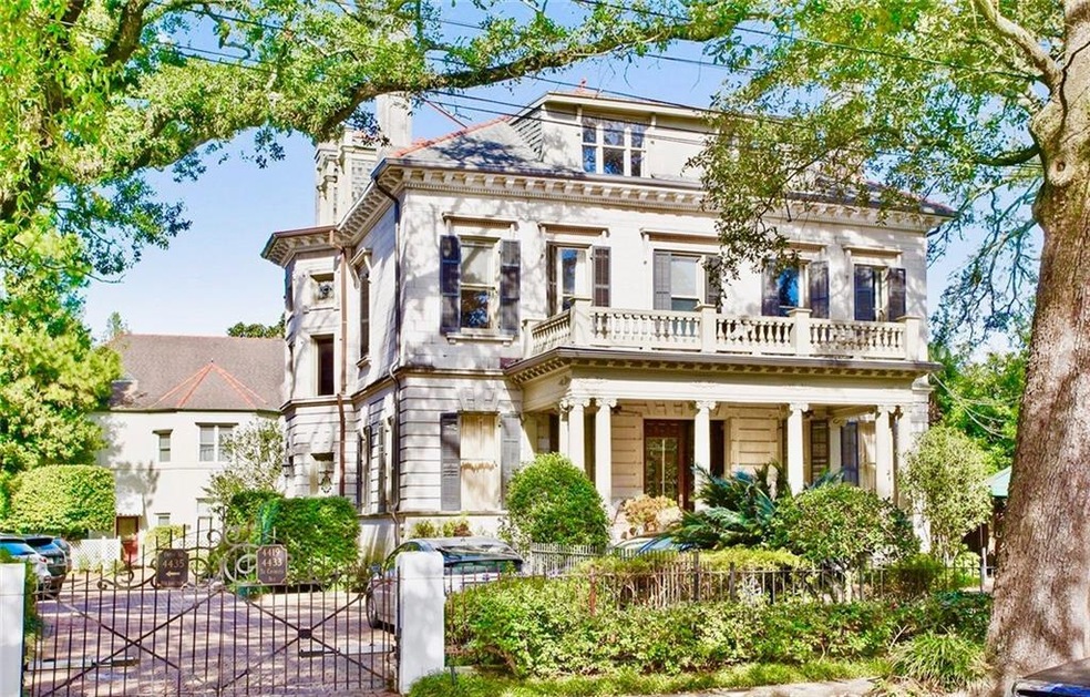 PRIME LOCATION on St. Charles Avenue and Napoleon 