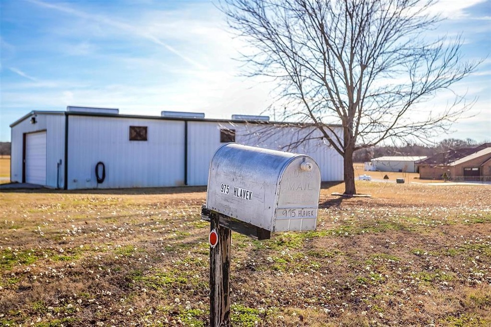 975 Hlavek Rd, Decatur, TX 76234 - photo 1
