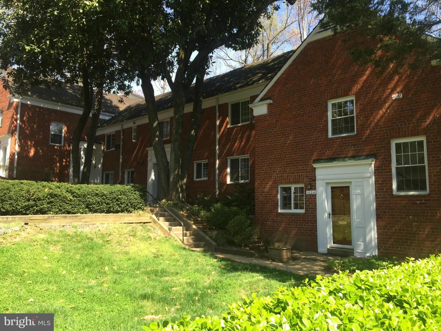 1624 Mount Eagle Place, Alexandria, VA 22302 - photo 1