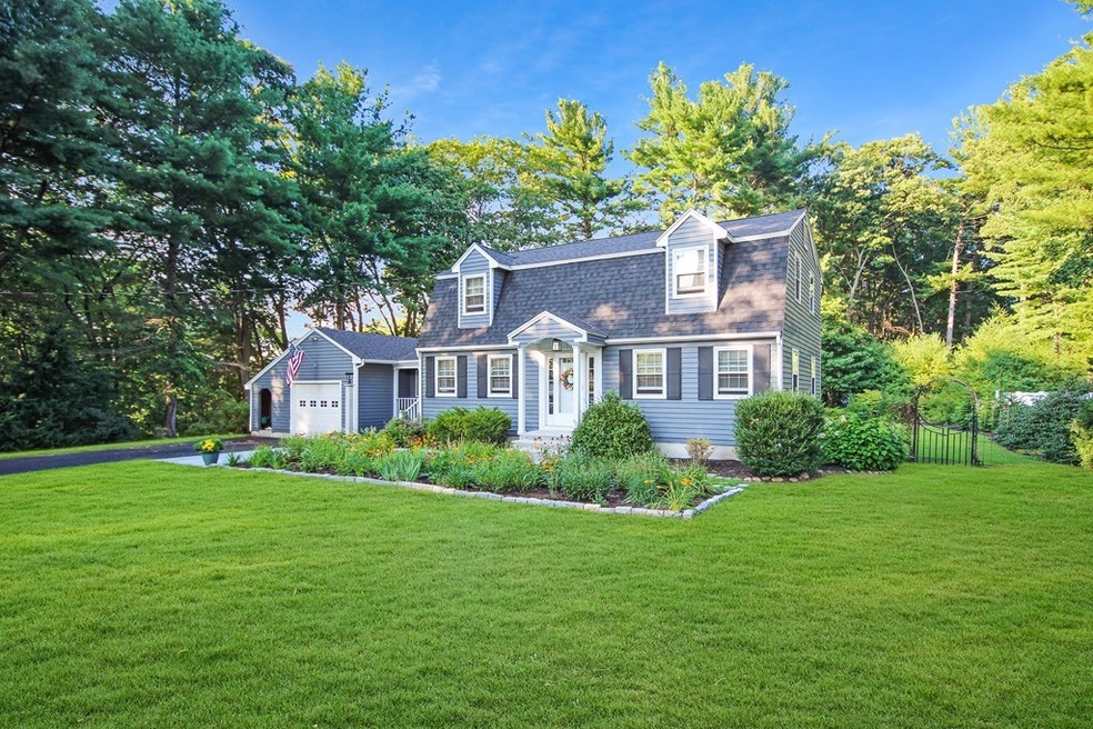 150 Chestnut St, Hudson, MA 01749 - photo 1