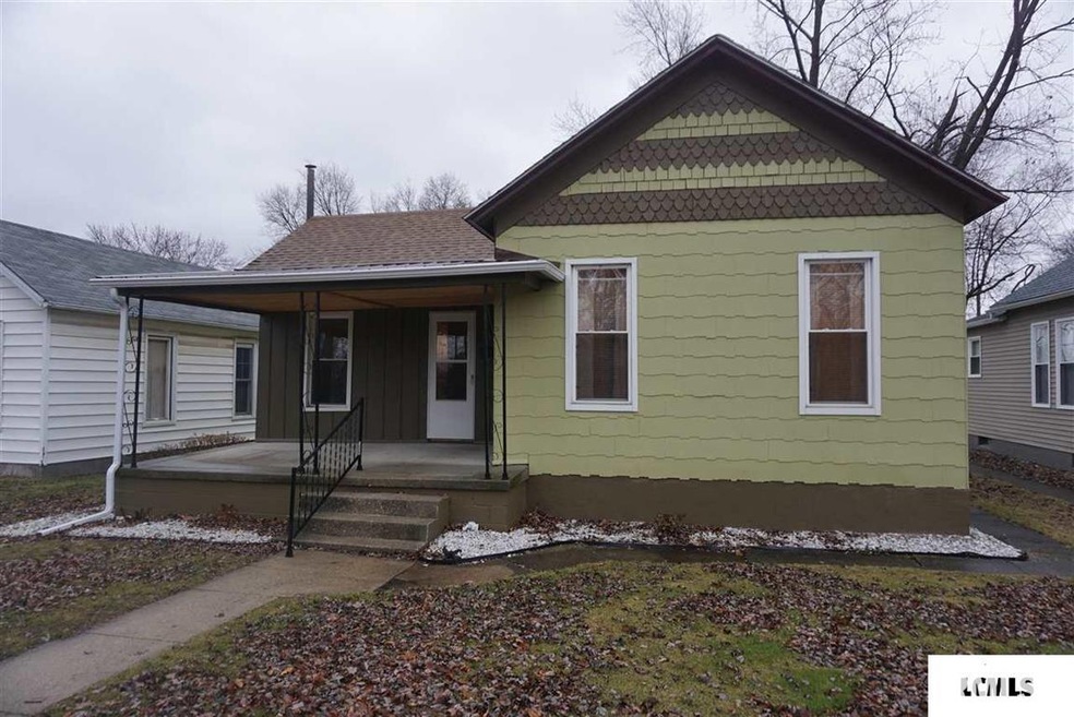 720 Decatur St, Lincoln, IL 62656 - photo 1