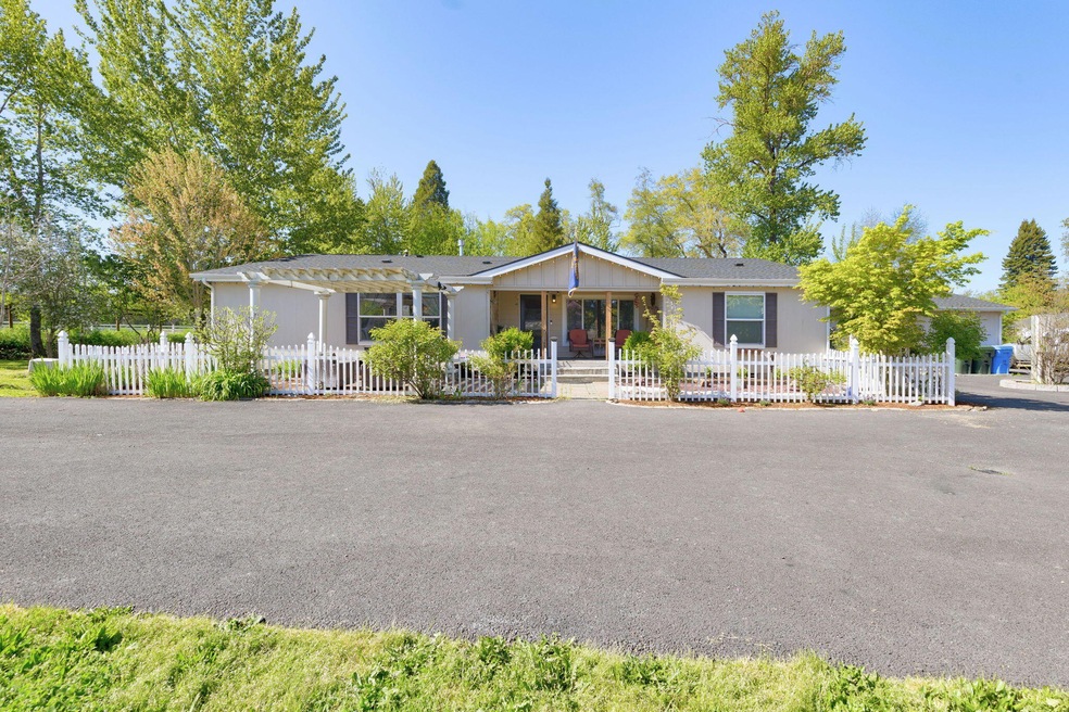 4-web-or-mls-3798-leonard-rd