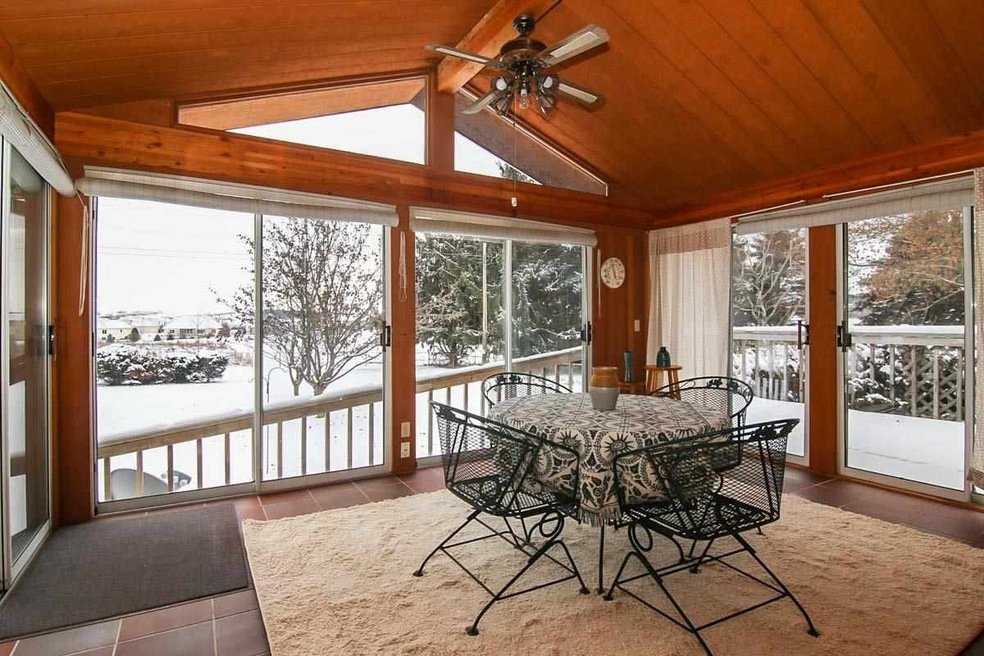 5251 W Netherwood Rd, Oregon, WI 53575 - photo 1