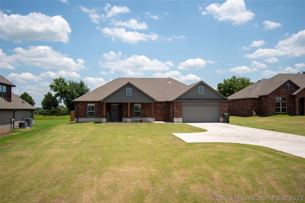2171 S Osage, Skiatook, OK 74070 - photo 1