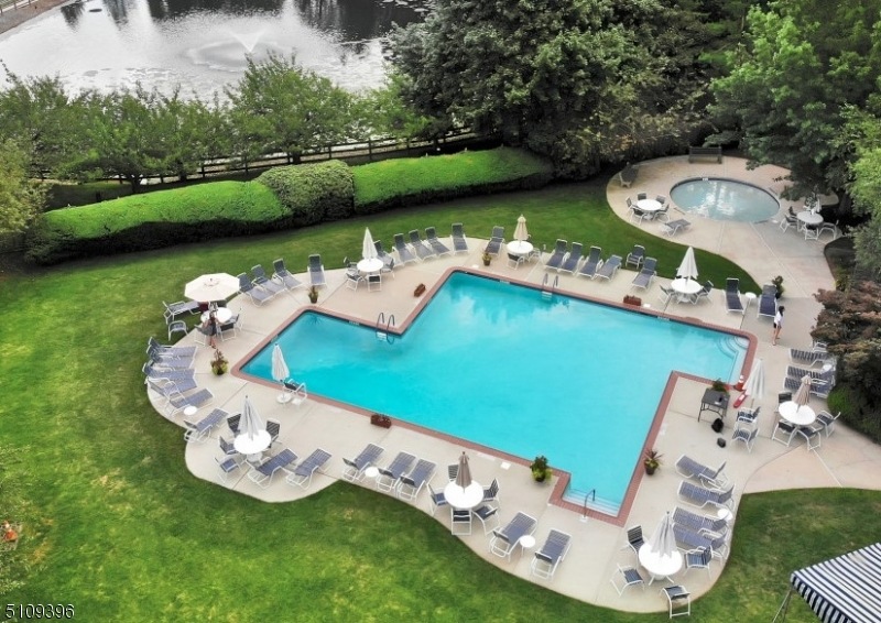 2501 Privet Way, Basking Ridge, NJ 07920 - photo 1