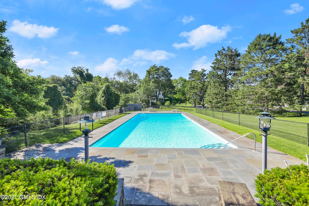 8 Tamarack Place, Greenwich, CT 06831 - photo 1