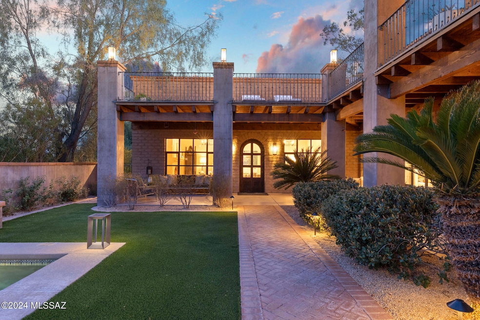 Completely private Courtyard
