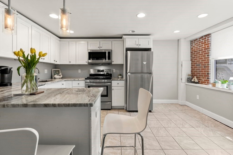 356 E 8th St, Boston, MA 02127 - photo 1