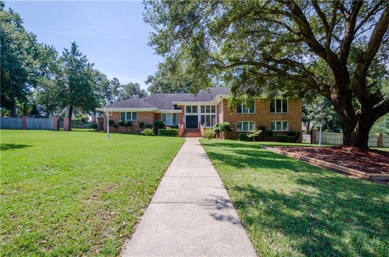 Welcome to your executive estate home! Full of ame