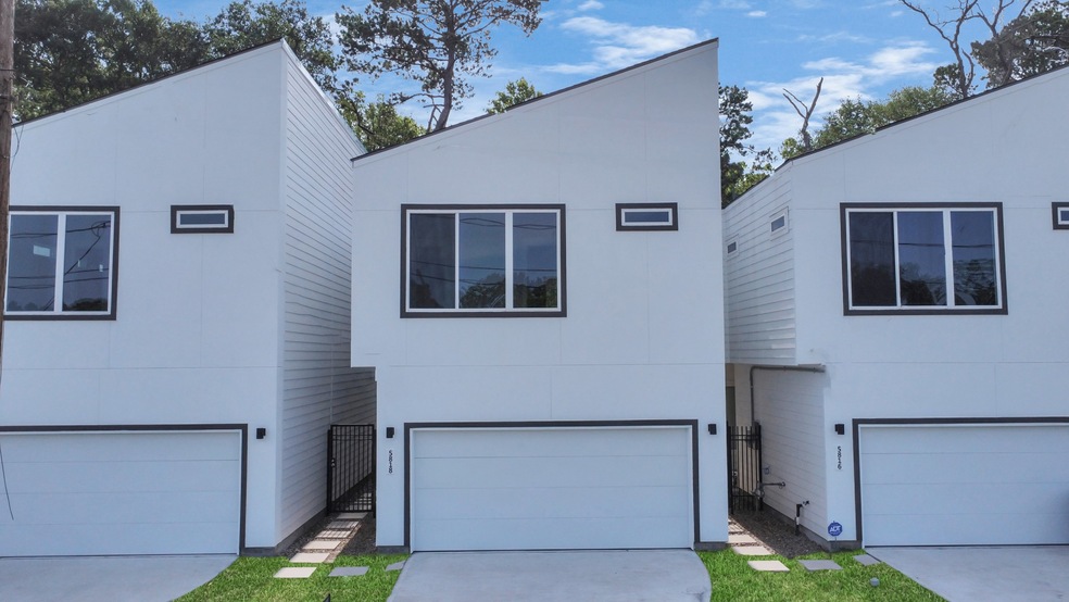 5818 Burt St, Houston, TX 77091 - photo 1