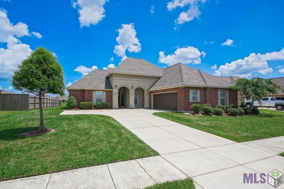 4114 Sandbar Dr, Addis, LA 70710 - photo 1