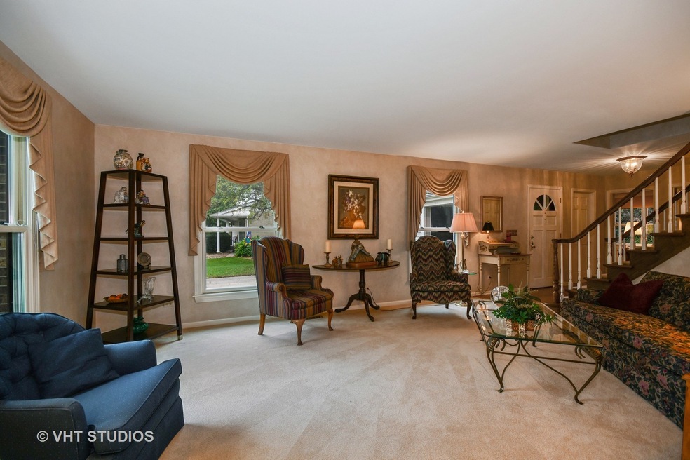 1657 Apache Dr, Naperville, IL 60563 - photo 1