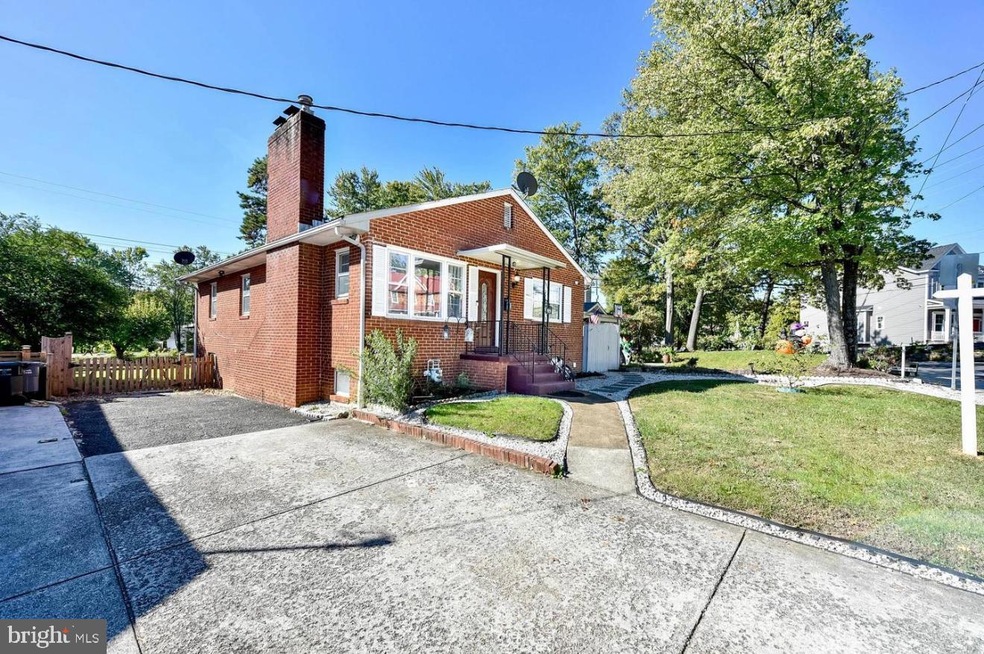 919 Lincoln Ave, Falls Church, VA 22046 - photo 1