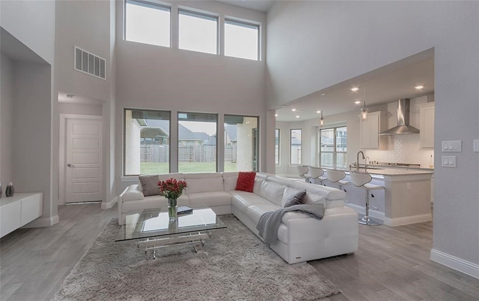 Welcome home to 1927 Kingston Meadow Lane!