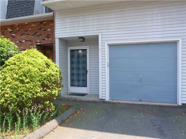 410 Farmington Ave unit I7, New Britain, CT 06053 - photo 1