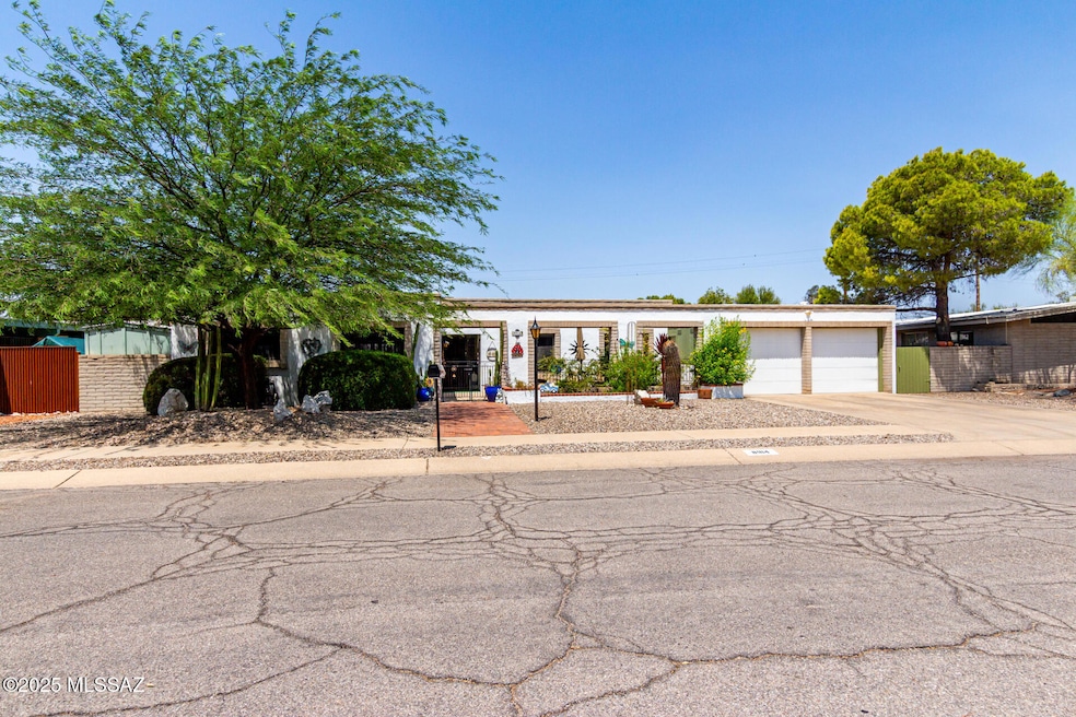 8914 E Maple Leaf Dr, Tucson, AZ 85710 - photo 1