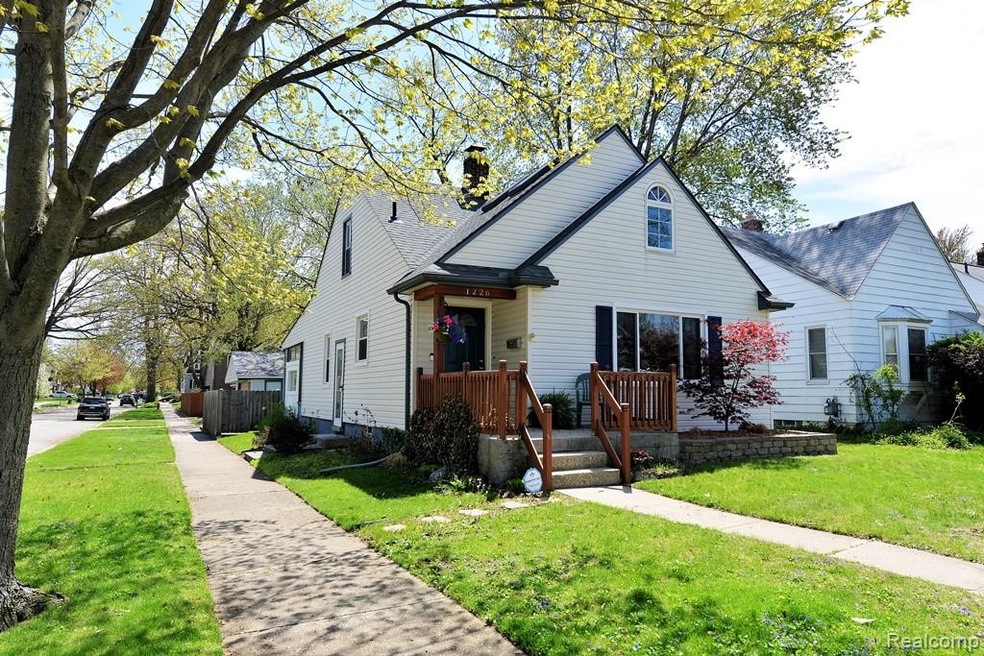 Welcome to 1226 E 5th Street!
