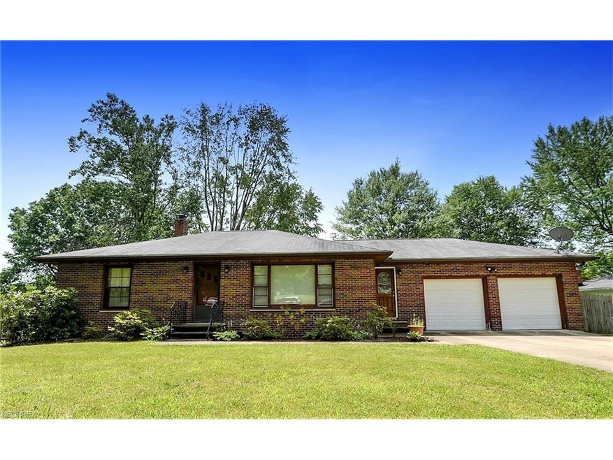 Welcome Home! ~ 226 Lester Dr!