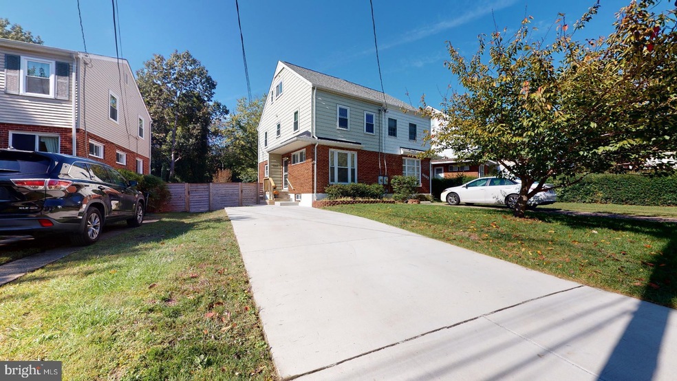 6904 Kenyon Dr, Alexandria, VA 22307 - photo 1