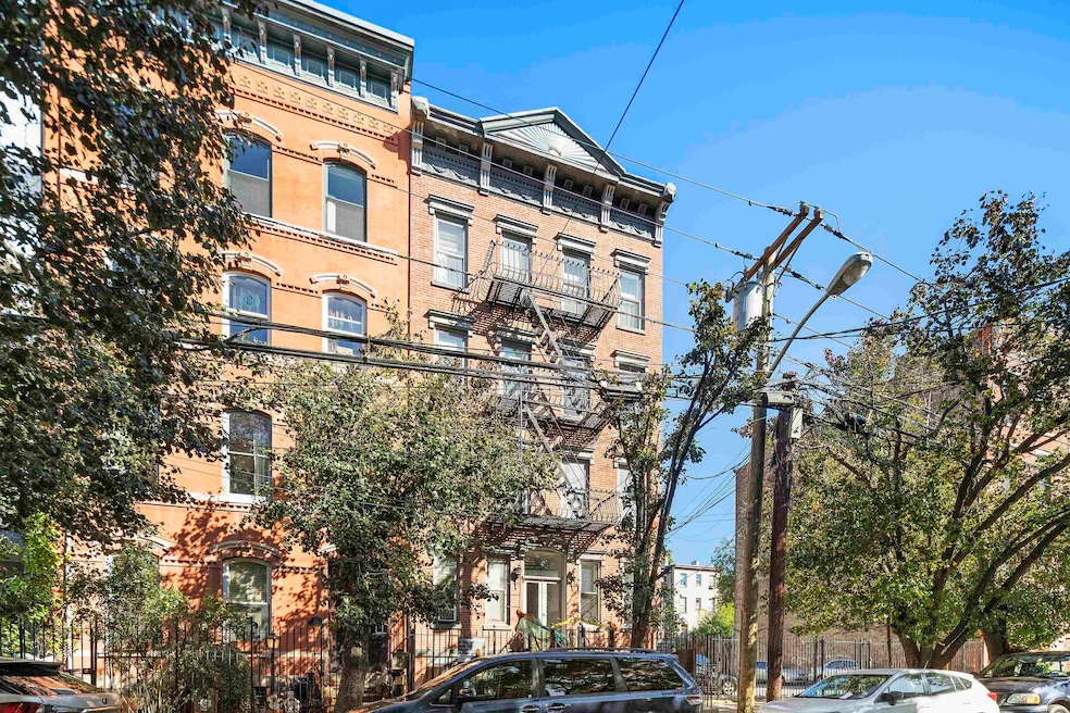 Sold $410,000 • Co-Listing Agent