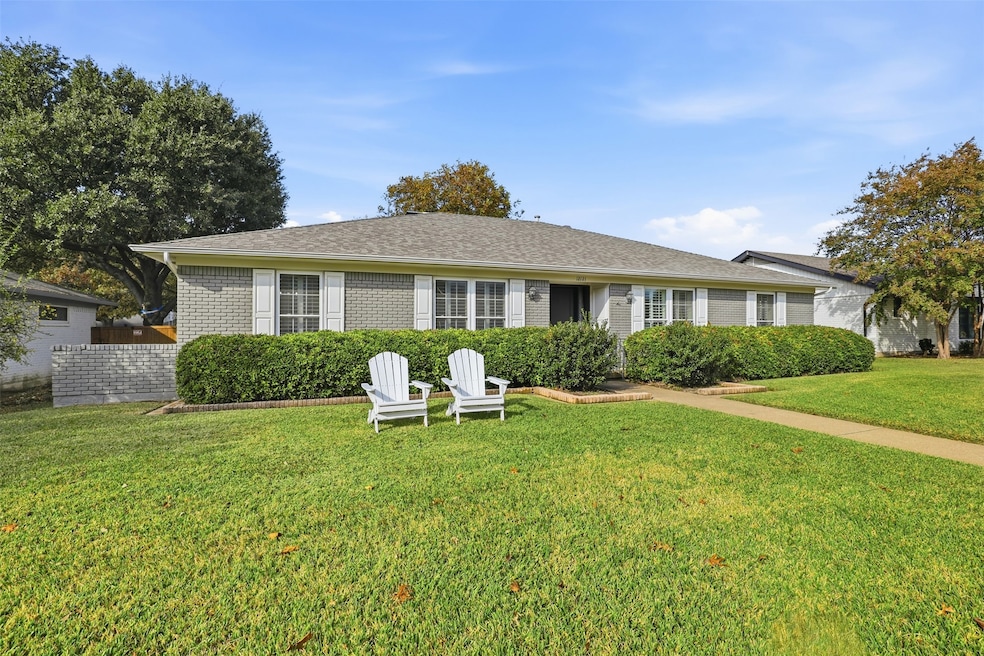 12121 Lochwood Blvd, Dallas, TX 75218 - photo 1