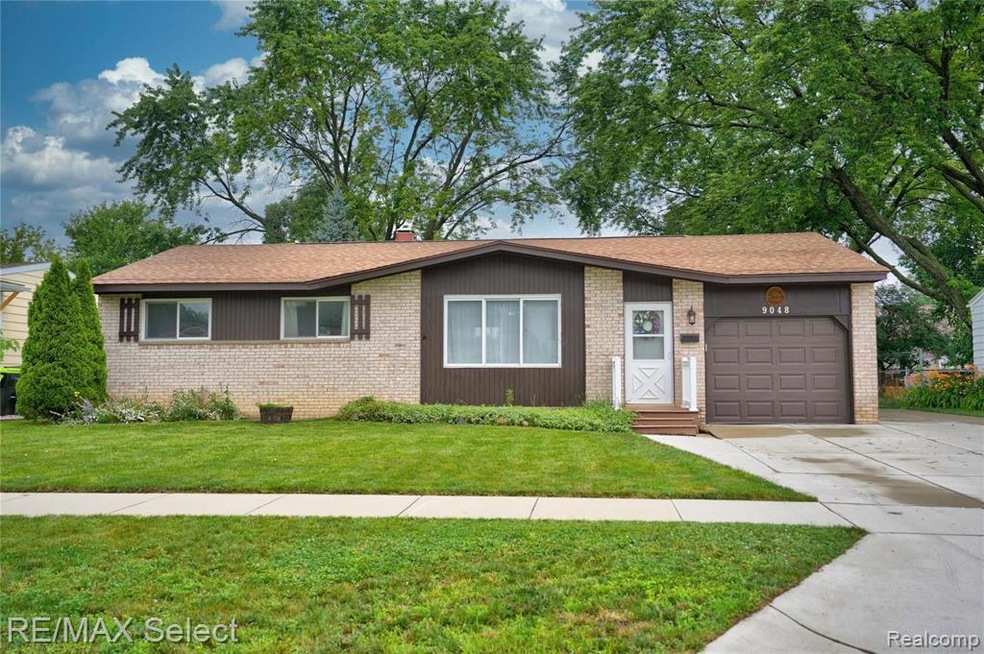 9048 Chesterfield Dr  01.jpg