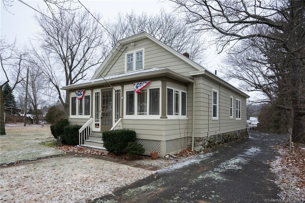 679 Woodtick Rd, Waterbury, CT 06705 - photo 1