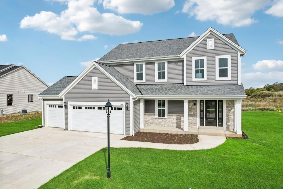 2684 Mapleton Av 01 NE Farmhouse