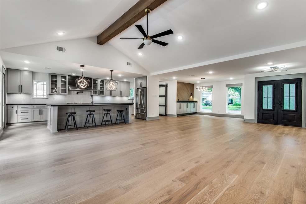 13815 Kingsride Ln, Houston, TX 77079 - photo 1